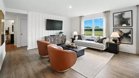 Living - 1774 Pumpkin Ridge Rd, Circleville, OH 43113 photo 3 of 4