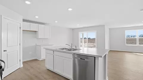 Kitchen - 1774 Pumpkin Ridge Rd, Circleville, OH 43113 photo 4 of 12