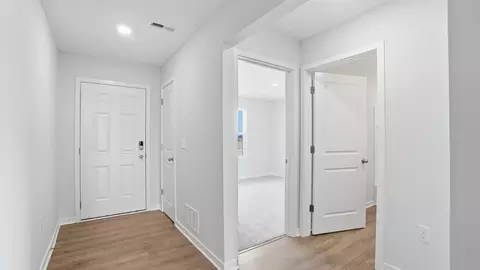 Entry Way - 1774 Pumpkin Ridge Rd, Circleville, OH 43113 photo 3 of 6