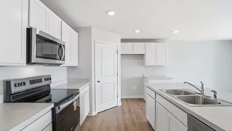 Kitchen - 1774 Pumpkin Ridge Rd, Circleville, OH 43113 photo 2 of 12