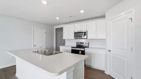 Kitchen - 1774 Pumpkin Ridge Rd, Circleville, OH 43113 photo 3 of 12