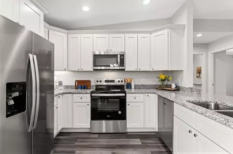 Kitchen - 107 N Ridgewood Dr, Sebring, FL 33870 photo 1 of 1