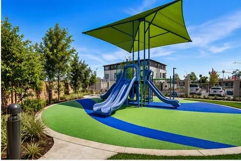View/Area - 9568 Hannah Way, Riverside, CA 92503 photo 1 of 2