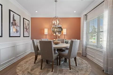 Dining - 136 Peters St, Calhoun, GA 30701 photo 5 of 6
