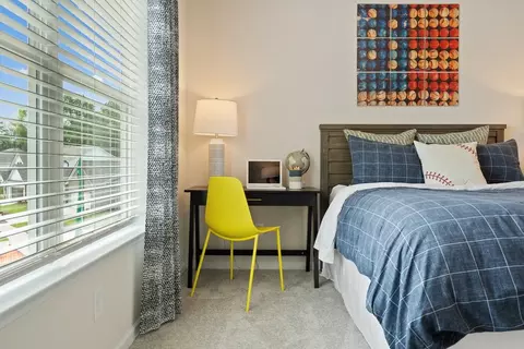 Bedroom - 136 Peters St, Calhoun, GA 30701 photo 3 of 8