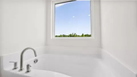 Bath - 305 River Trace Loop, Simpsonville, SC 29680 photo 5 of 5