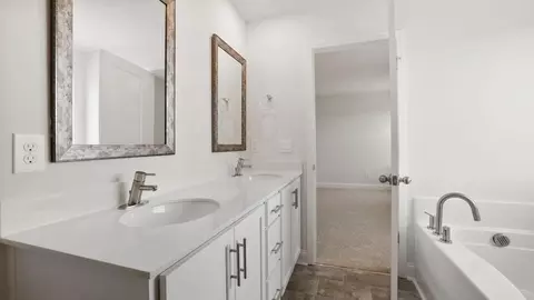 Bath - 305 River Trace Loop, Simpsonville, SC 29680 photo 4 of 5