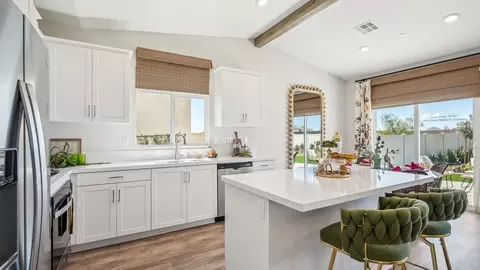Kitchen - 31053 Willow Oak Dr, Winchester, CA 92596 photo 1 of 3