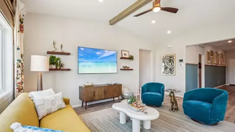 Living - 31053 Willow Oak Dr, Winchester, CA 92596 photo 2 of 2