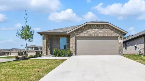 110 Road Runner Way, Newark, TX 76071