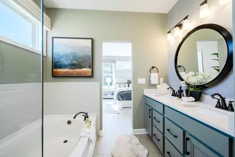 Bath - 4203 Altman Ave, Springfield, OH 45505 photo 2 of 9