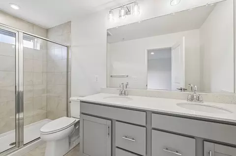 Bath - 1831 John Stricker Ave, Baltimore, MD 21222 photo 2 of 3