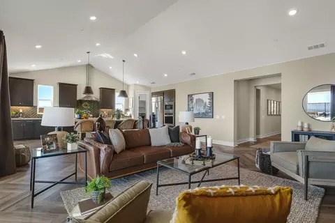Living - 29902 Vintage Ct, Castaic, CA 91384 photo 3 of 4