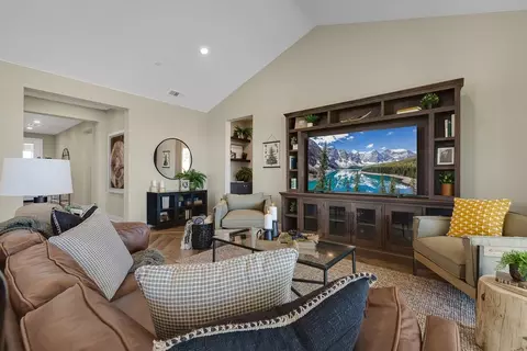 Living - 29902 Vintage Ct, Castaic, CA 91384 photo 1 of 4