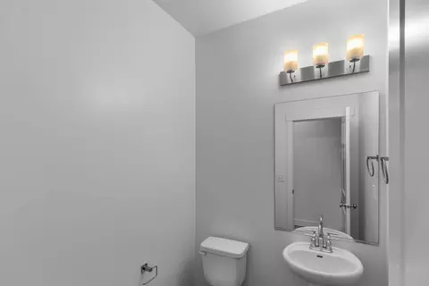 Bath - 843 S 380 E, Smithfield, UT 84335 photo 3 of 5