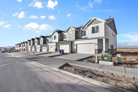 Exterior - 843 S 380 E, Smithfield, UT 84335 photo 2 of 5