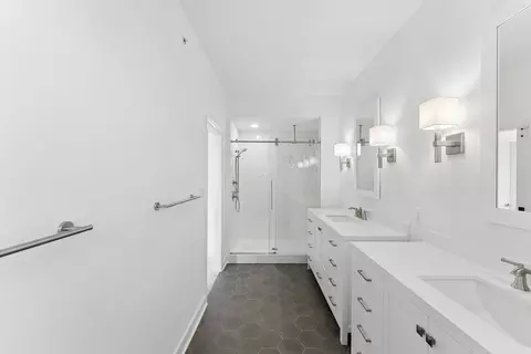 Bath - 719 Iron Forge Rd UNIT B, Frederick, MD 21702 photo 3 of 3
