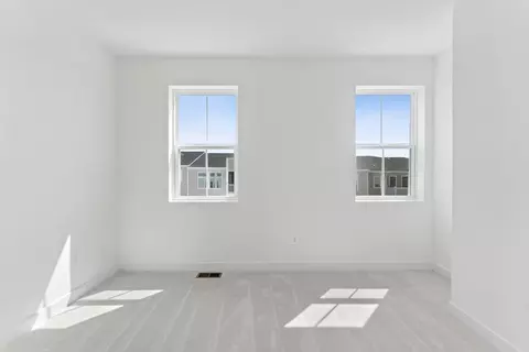 Bedroom - 719 Iron Forge Rd UNIT B, Frederick, MD 21702 photo 8 of 9