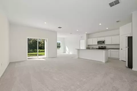 Living - 10054 W Devonshire Ave, Phoenix, AZ 85037 photo 4 of 5