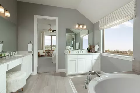 Bath - 616 Donegal Dr, Celina, TX 75009 photo 1 of 2