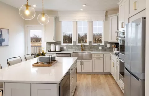 Kitchen - 1708 Espacio Dr, Naperville, IL 60563 photo 2 of 2