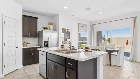 Kitchen - 9648 S Caballo Dr, Apache Junction, AZ 85120 photo 2 of 8