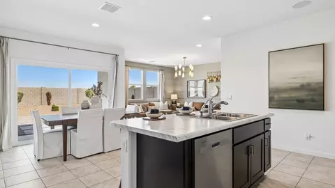 Kitchen - 9648 S Caballo Dr, Apache Junction, AZ 85120 photo 3 of 8