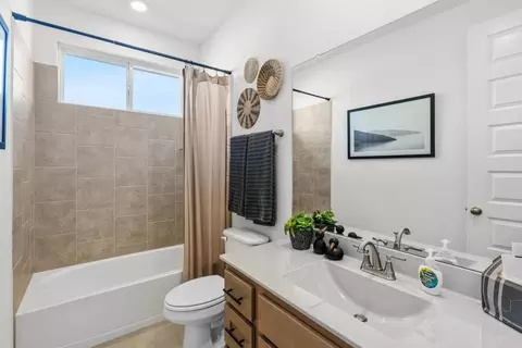 Bath - 1817 Willow Bean Dr, Georgetown, TX 78633 photo 3 of 3