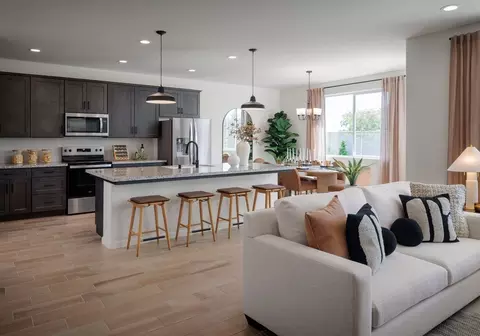 Kitchen - 6287 Avenue 305, Visalia, CA 93291 photo 2 of 7