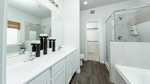 Bath - 2561 Sturgeon Way, Conroe, TX 77384 photo 3 of 5