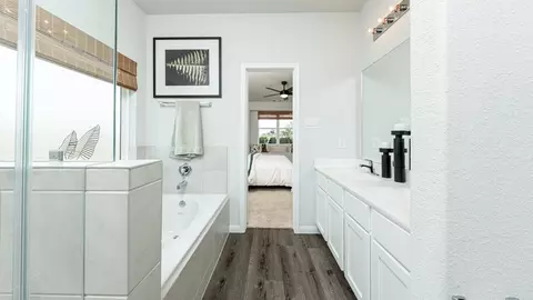 Bath - 2561 Sturgeon Way, Conroe, TX 77384 photo 4 of 5
