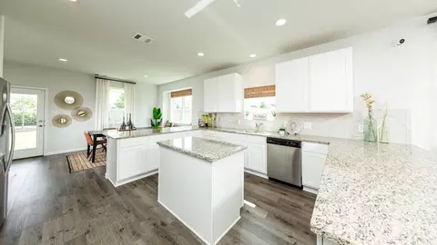 Kitchen - 2561 Sturgeon Way, Conroe, TX 77384 photo 2 of 2