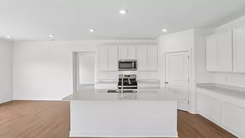 Kitchen - 5751 Bancroft Dr, Pendleton, IN 46064 photo 3 of 6