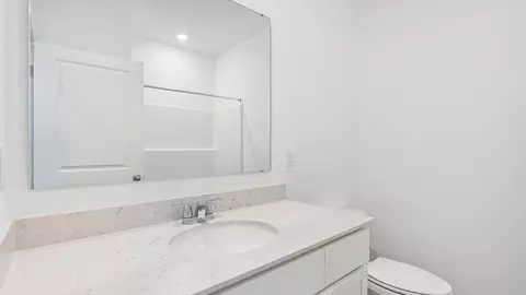 Bath - 5751 Bancroft Dr, Pendleton, IN 46064 photo 1 of 4