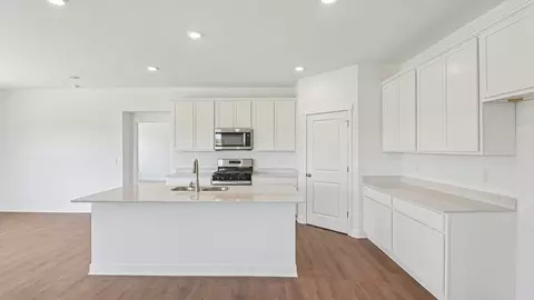 Kitchen - 5751 Bancroft Dr, Pendleton, IN 46064 photo 3 of 7