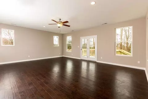 Living - 234 Hall Rd, Hampton, VA 23664 photo 3 of 4