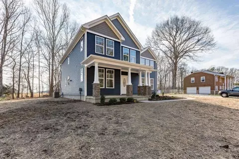 Exterior - 234 Hall Rd, Hampton, VA 23664 photo 7 of 17