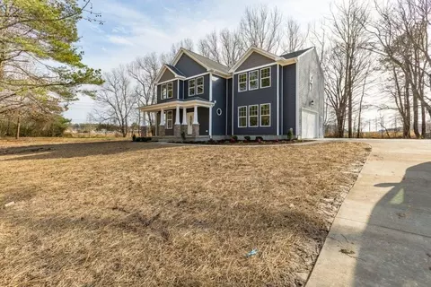 Exterior - 234 Hall Rd, Hampton, VA 23664 photo 9 of 17