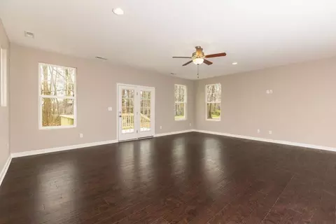 Living - 234 Hall Rd, Hampton, VA 23664 photo 2 of 4