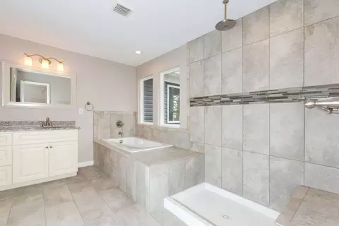 Bath - 234 Hall Rd, Hampton, VA 23664 photo 3 of 6