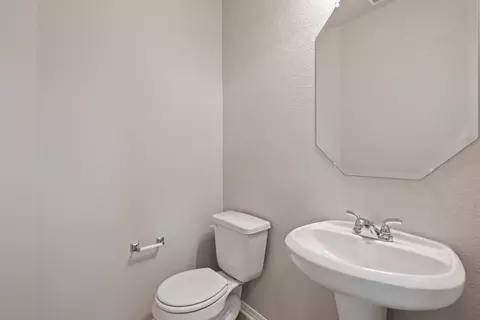 Bath - 6570 Marsh Ln, Buda, TX 78610 photo 2 of 3