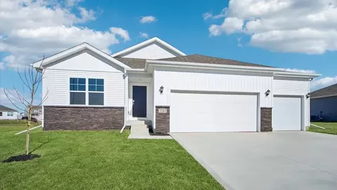 310 39th St SW, Altoona, IA 50009