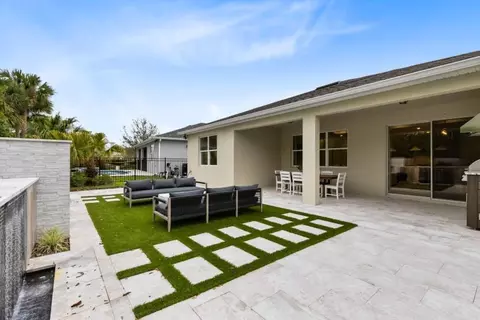 Exterior - 4910 Twin Lakes Blvd, Saint Cloud, FL 34772 photo 8 of 18