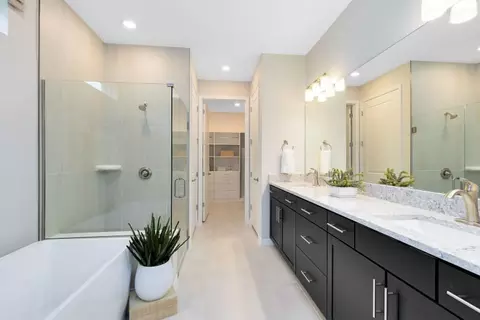 Bath - 4910 Twin Lakes Blvd, Saint Cloud, FL 34772 photo 2 of 2