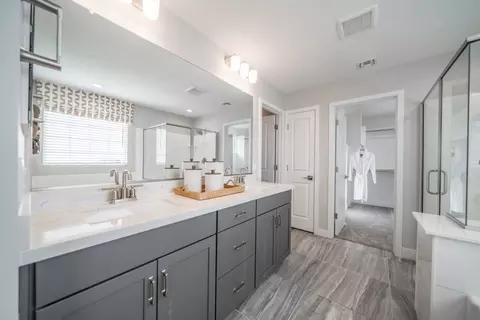 Bath - 7911 E Raleigh Ave, Mesa, AZ 85212 photo 5 of 8