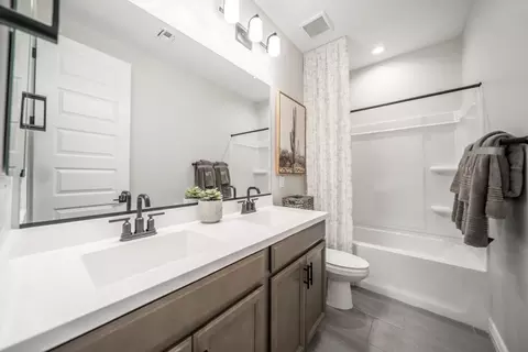 Bath - 7911 E Raleigh Ave, Mesa, AZ 85212 photo 4 of 8