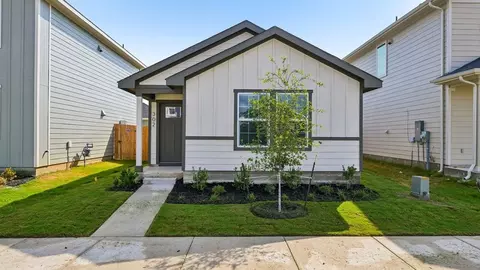 302 Santo Domingo Rd, Bastrop, TX 78602