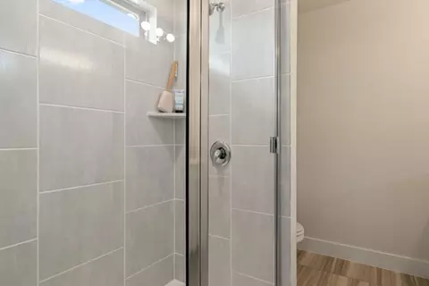 Bath - 809 White Steppe Way, Georgetown, TX 78626 photo 8 of 9