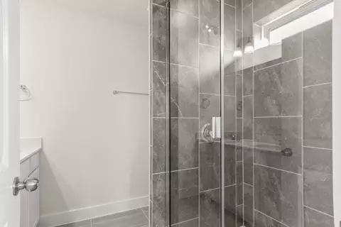 Bath - 809 White Steppe Way, Georgetown, TX 78626 photo 4 of 9