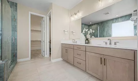 Bath - 359 W Windlass Way, Apache Junction, AZ 85120 photo 1 of 5